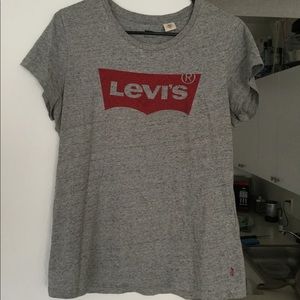Levi’s T shirt